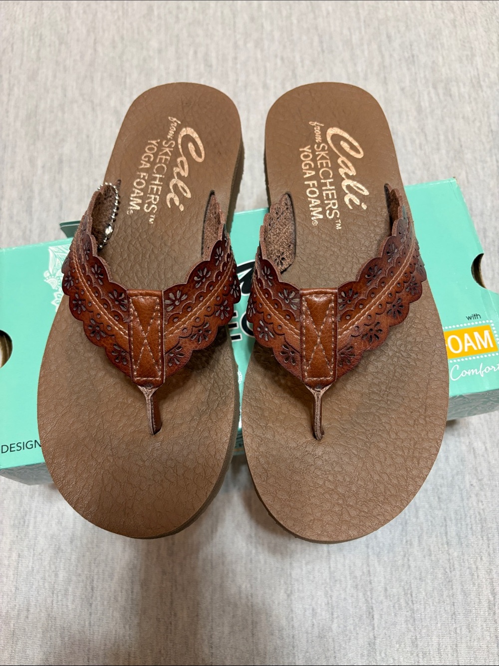 Skechers Cali flip flops